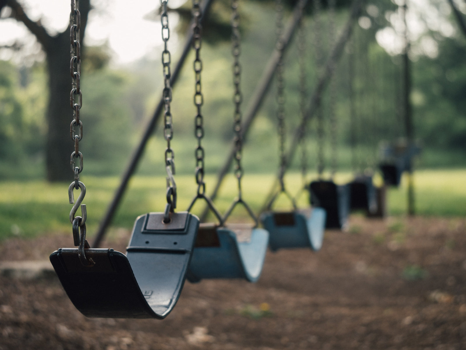 The Pros and Cons of Metal vs Wooden Swing Sets